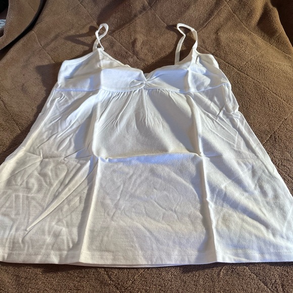 NWOT VICTORIA’S SECRET WHITE RUCHED CAMI (MEDIUM) - Picture 3 of 8